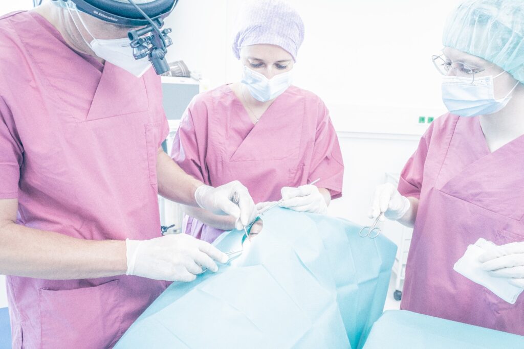 Operation in Rosenheim durch Arzt und 2 MFA