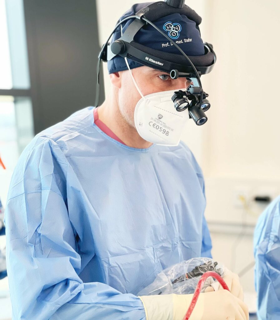 Prof. Stelter bei Operationsverfahren